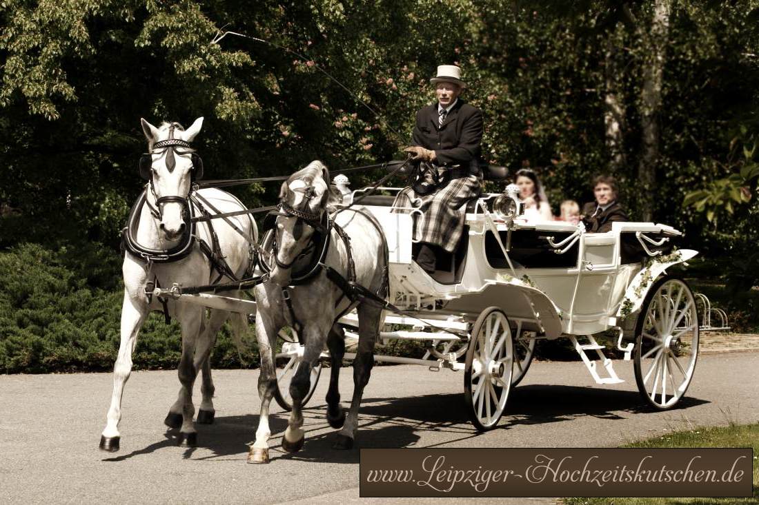 weisse landauer hochzeitskutsche