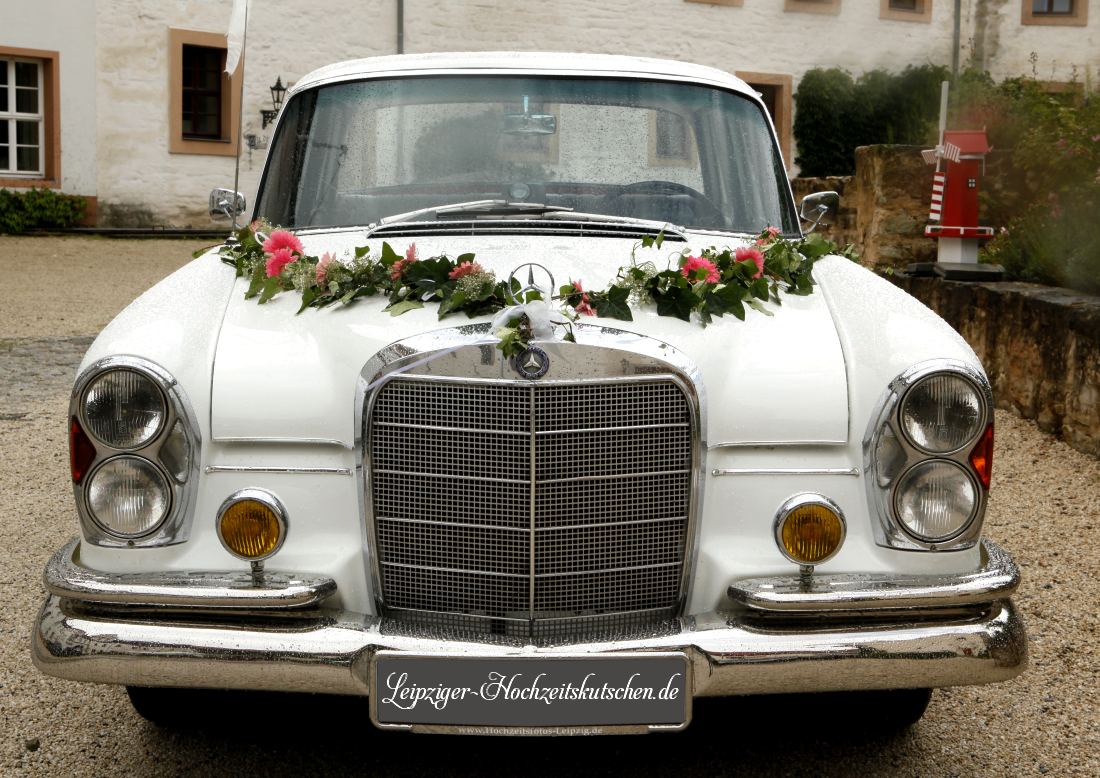 Bild: Oldtimer Hochzeitsauto Standesamt Halle/Saale (Hndelhaus)