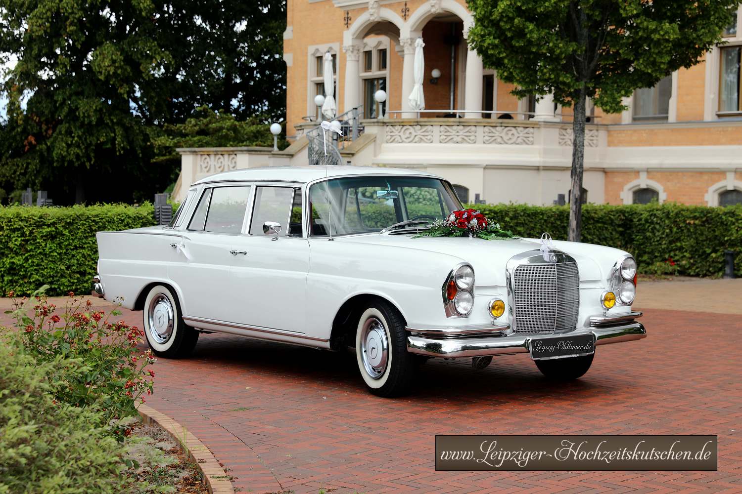 Bild: Oldtimer Hochzeitsauto Fahrt von Sandersdorf-Brehna zum Standesamt Bitterfeld-Wolfen